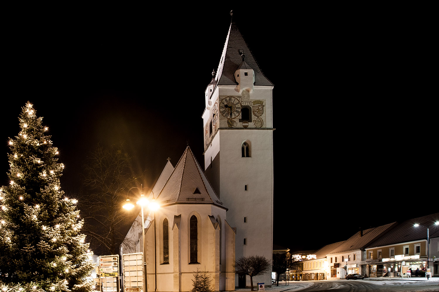 Perg Stadtpfarrkirche Winter