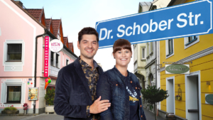 Collage_Mann und Frau im Vordergrund, Dr.-Schober-Straße in Hintergrund