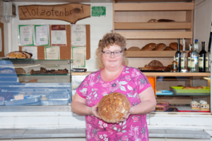 Marianne Schauer am Perger Wochenmarkt