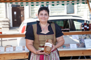 Manuela Lindner - Familie Pehböck/lindner am Perger Wochenmarkt