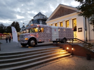 Fashion-Bus kommt in der Fashion Week zu Bogart