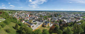 Panoramabild der Stadt Perg mit Blick in die Donauebene des Machlands