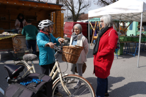 Perger Wochenmarkt am Freitag ist ein beliebter Treffpunkt